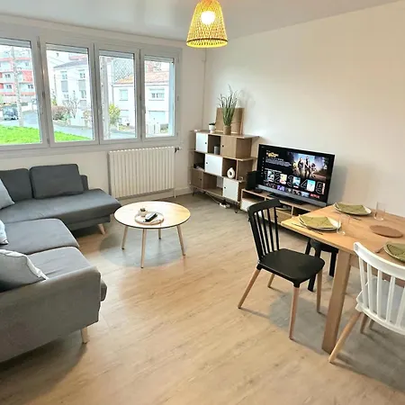 L'urbaine, Maison De Spacieuse, Jardin, Wifi * La Roche-sur-Yon