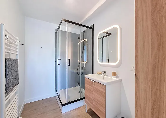 L'urbaine, Maison De Spacieuse, Jardin, Wifi *