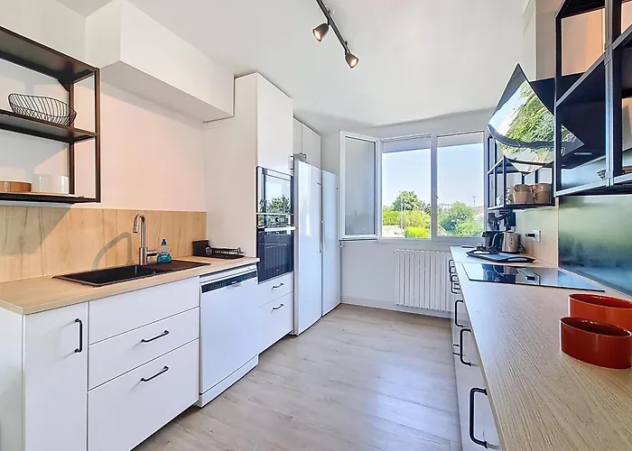 Appartement L'urbaine, Maison De Spacieuse, Jardin, Wifi *